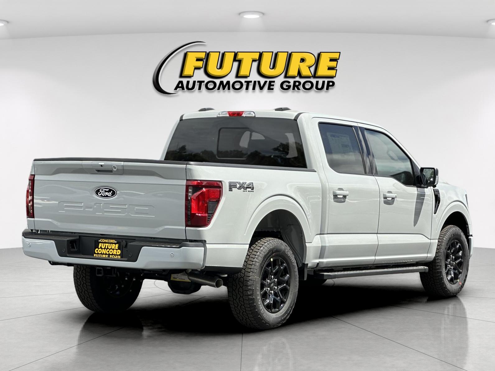 New 2026 Avalanche Ford XLT image 3