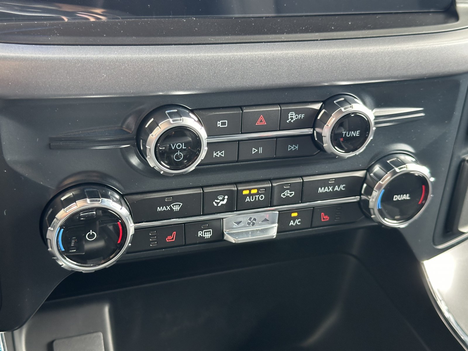 New 2026 Avalanche Ford XLT image 19