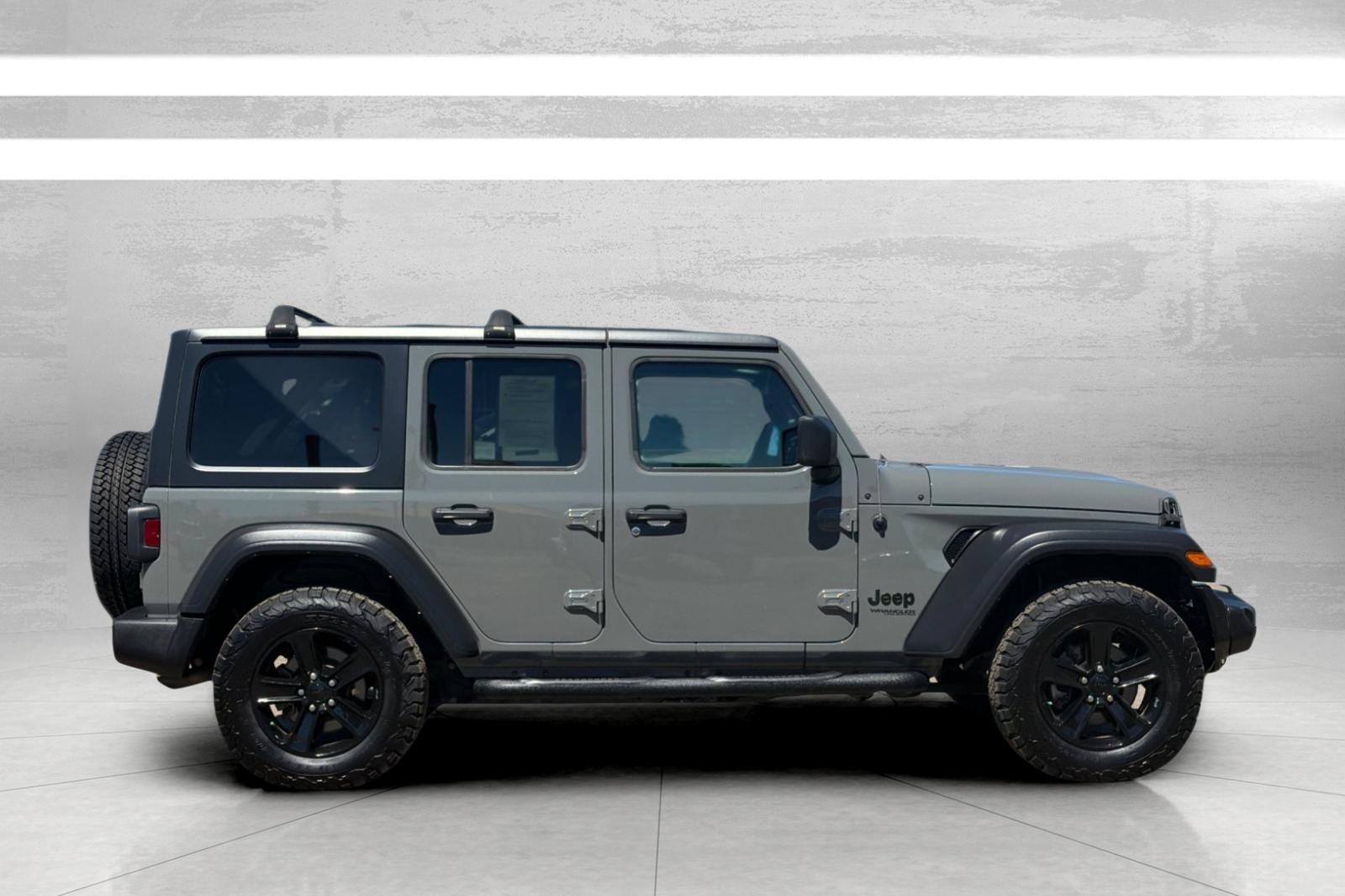 Used 2021 Gray Jeep Unlimited Sport Altitude image 4