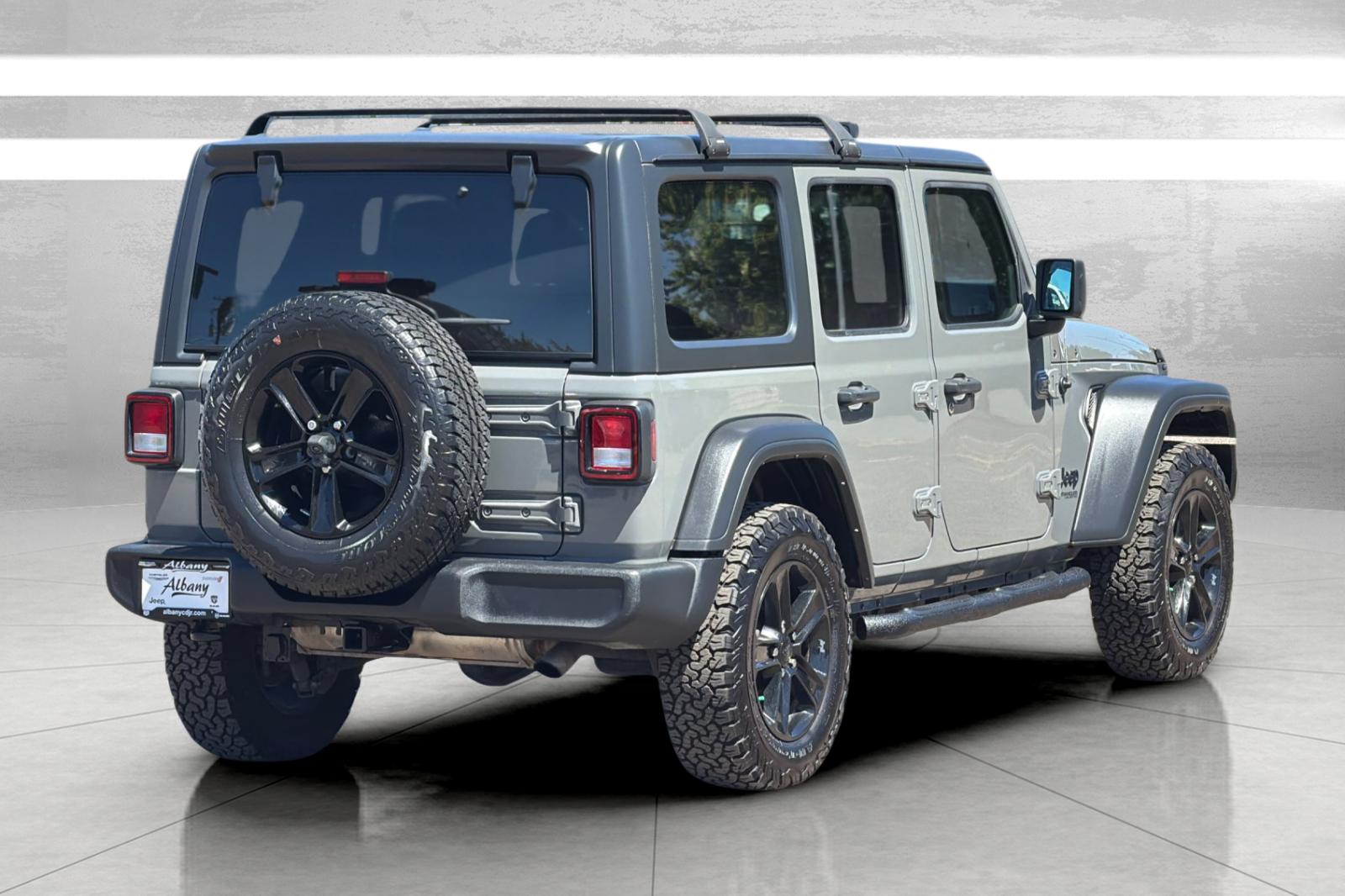 Used 2021 Gray Jeep Unlimited Sport Altitude image 5