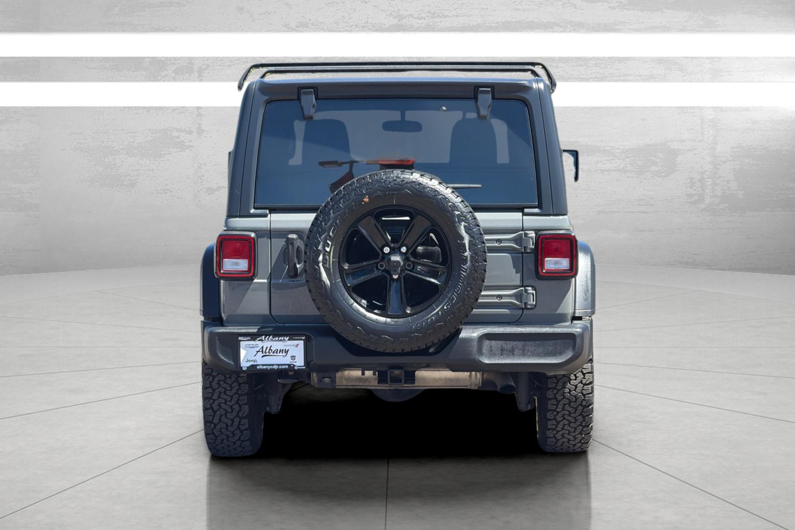 Used 2021 Gray Jeep Unlimited Sport Altitude image 6