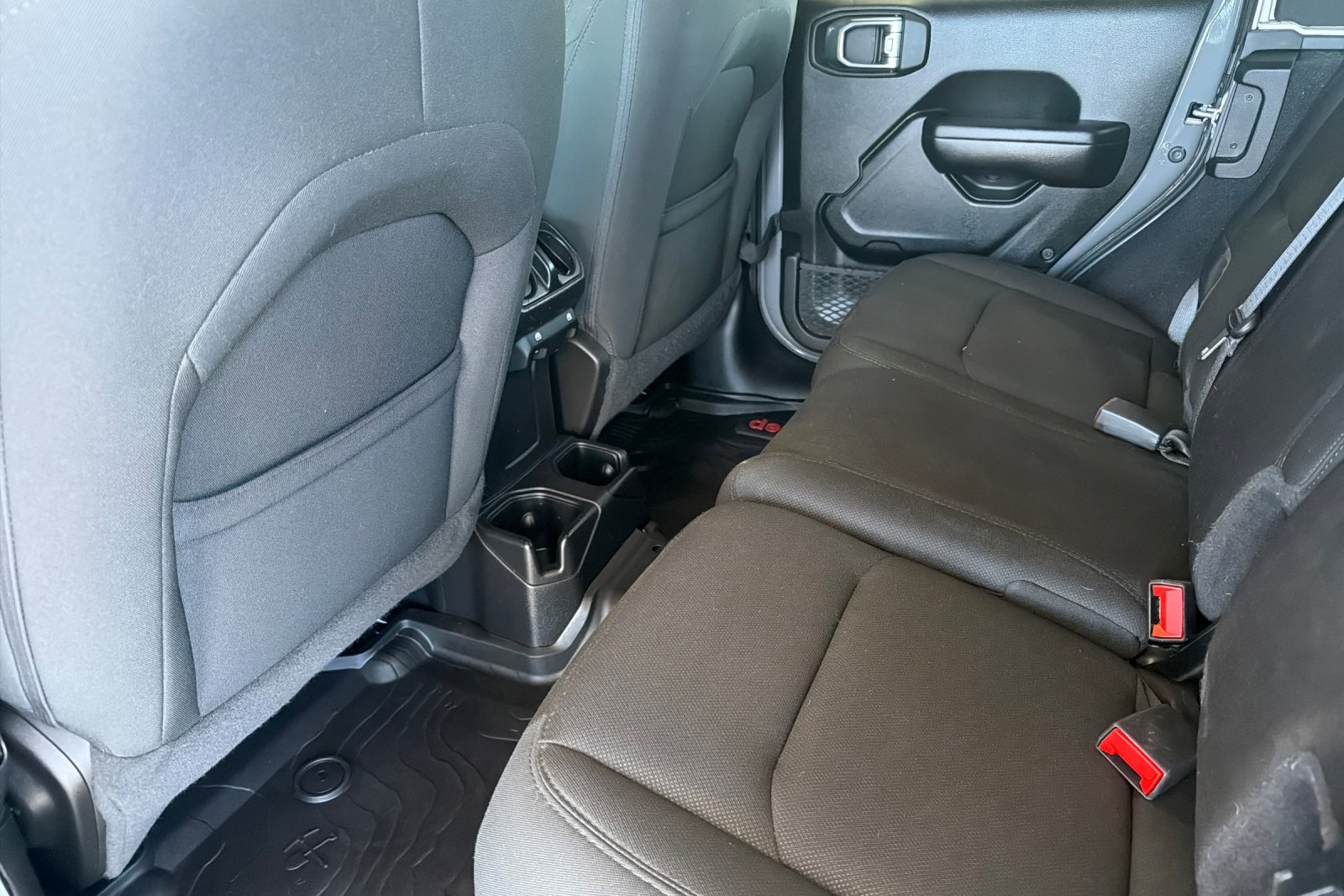 Used 2021 Gray Jeep Unlimited Sport Altitude image 10