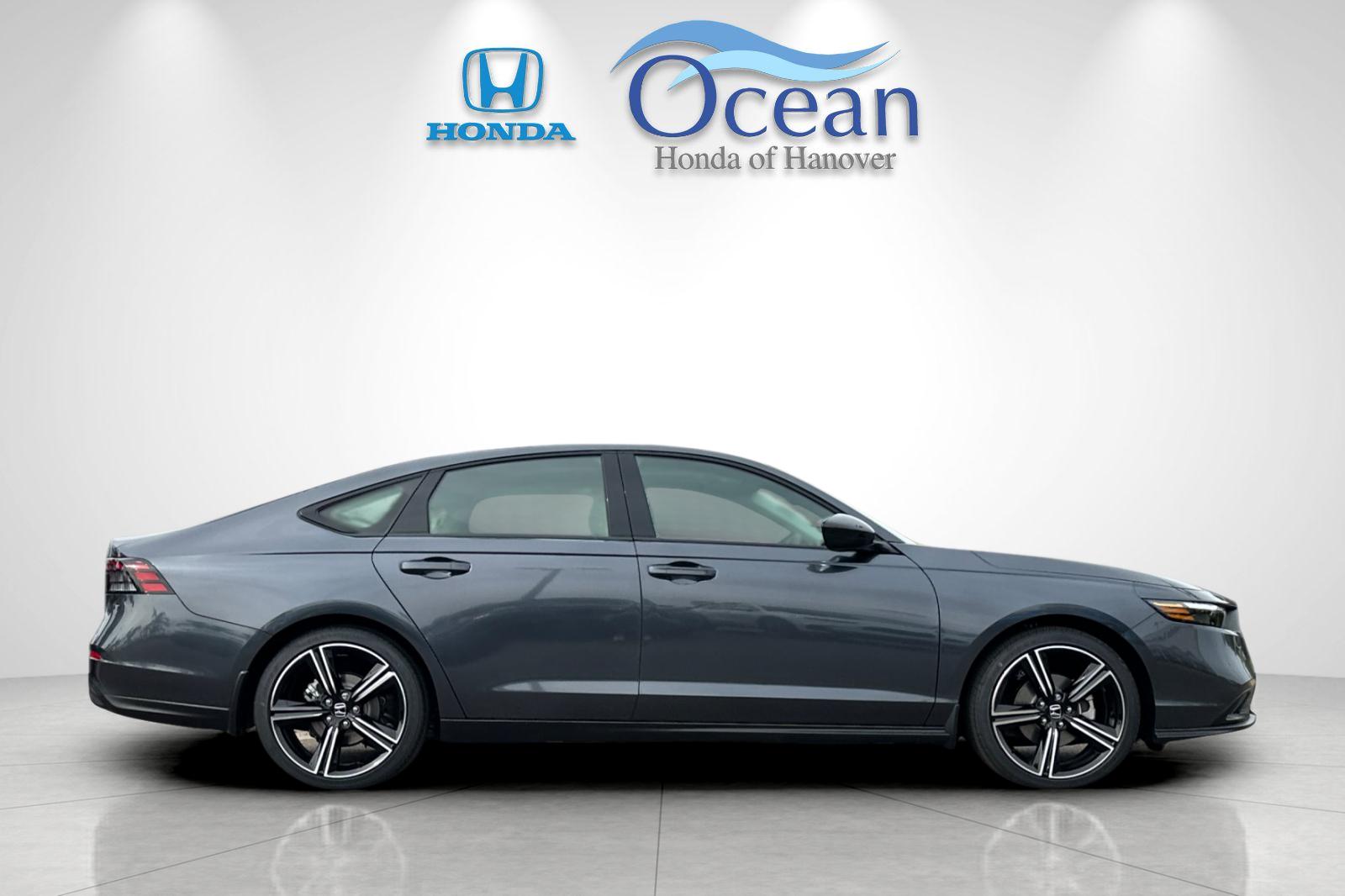 New 2026 Meteorite Gray Metallic Honda SE image 6