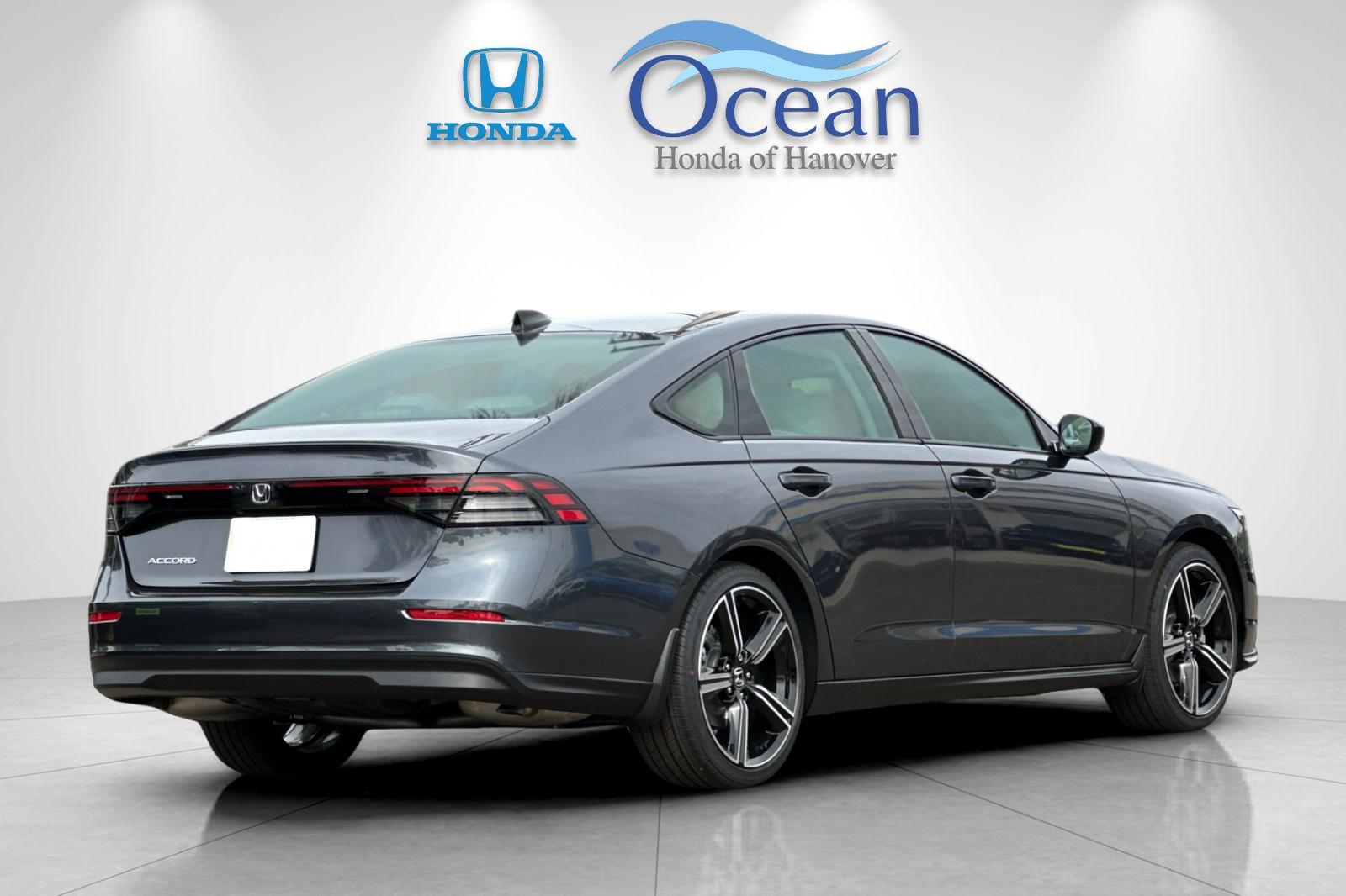 New 2026 Meteorite Gray Metallic Honda SE image 5