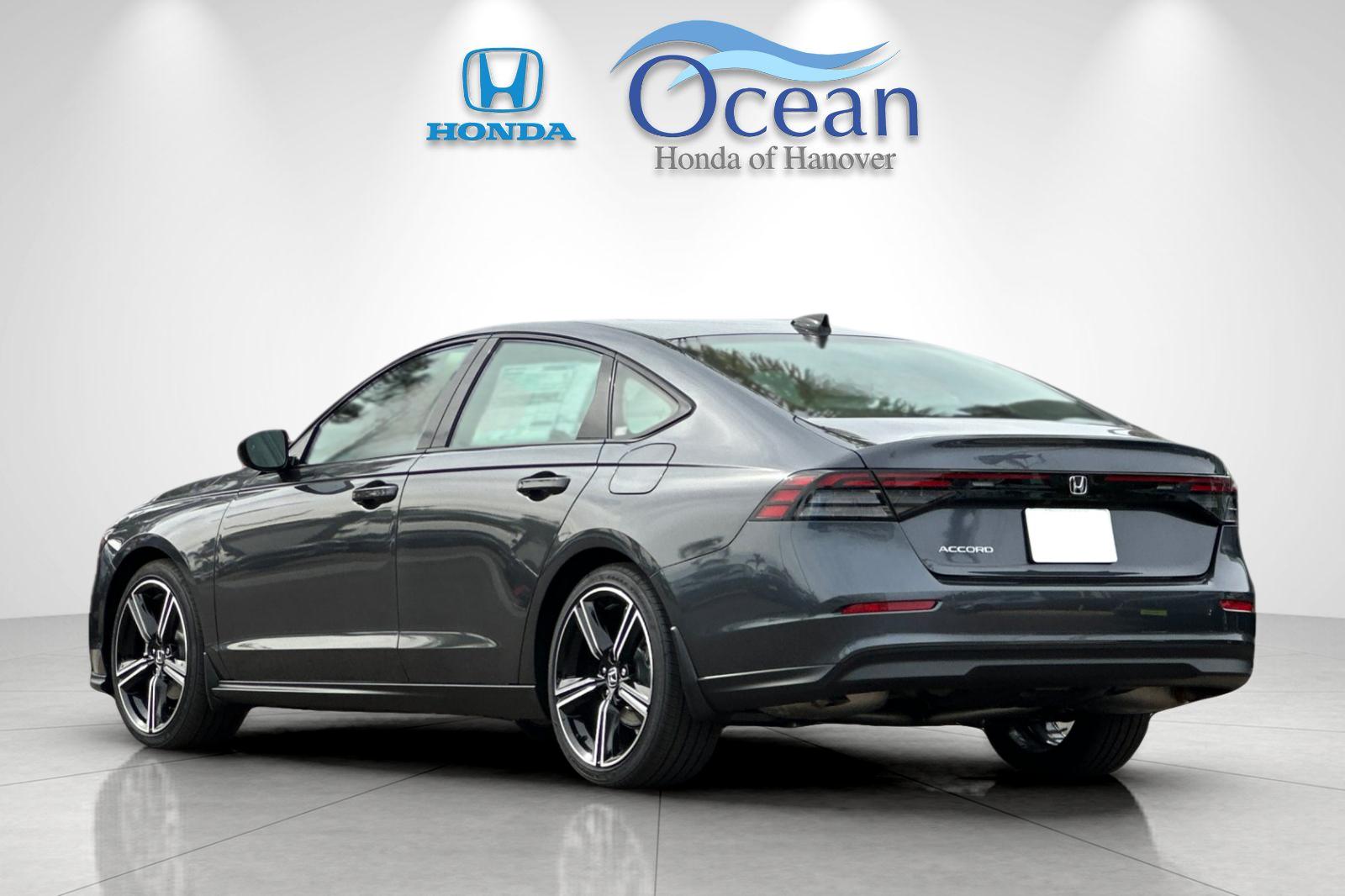 New 2026 Meteorite Gray Metallic Honda SE image 3