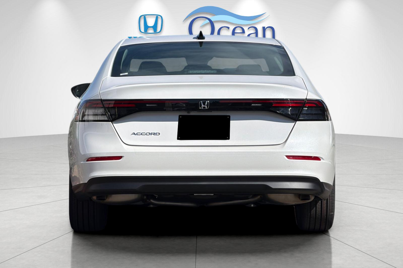 New 2026 Platinum White Pearl Honda SE image 4