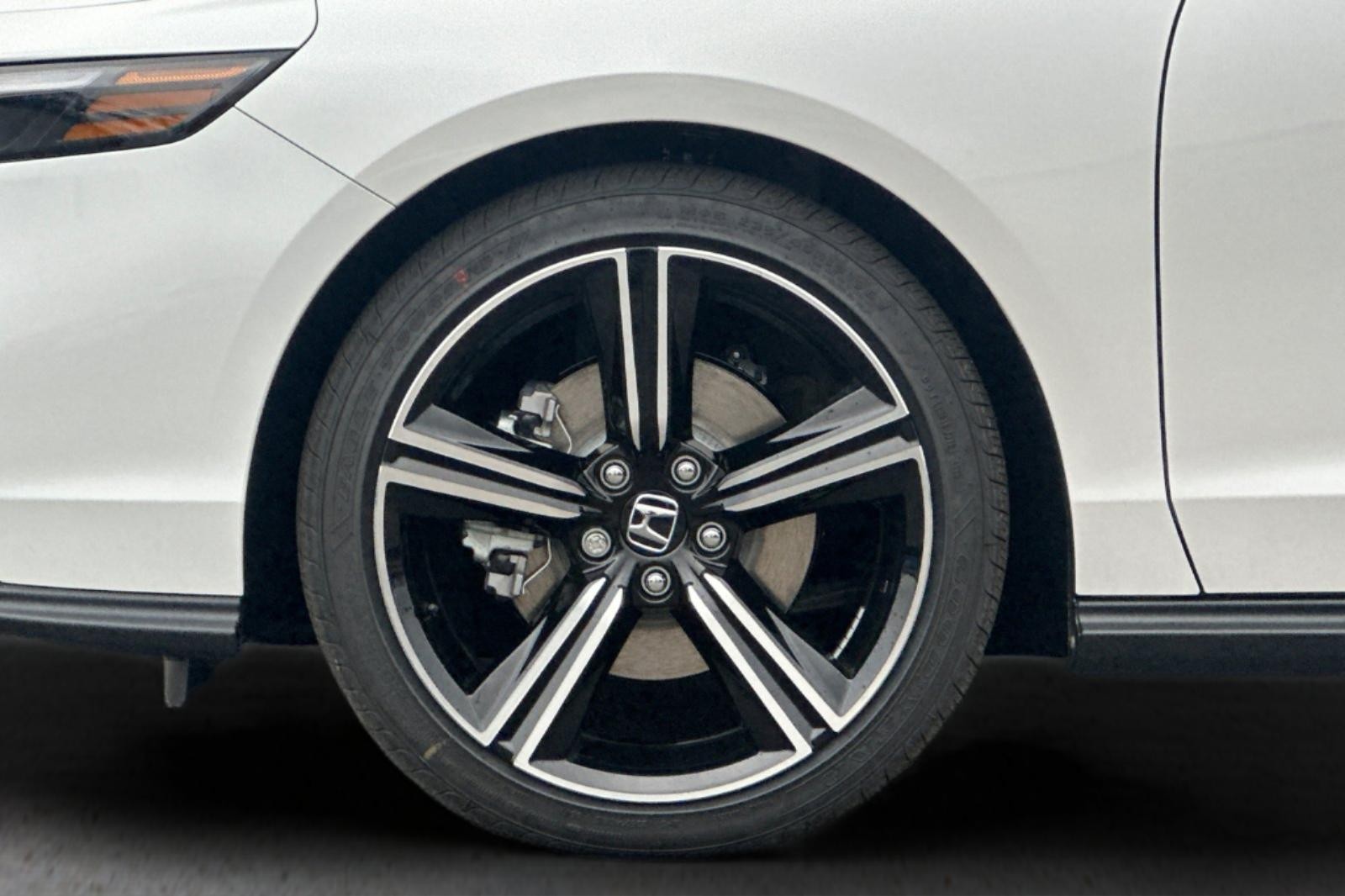 New 2026 Platinum White Pearl Honda Sport image 31