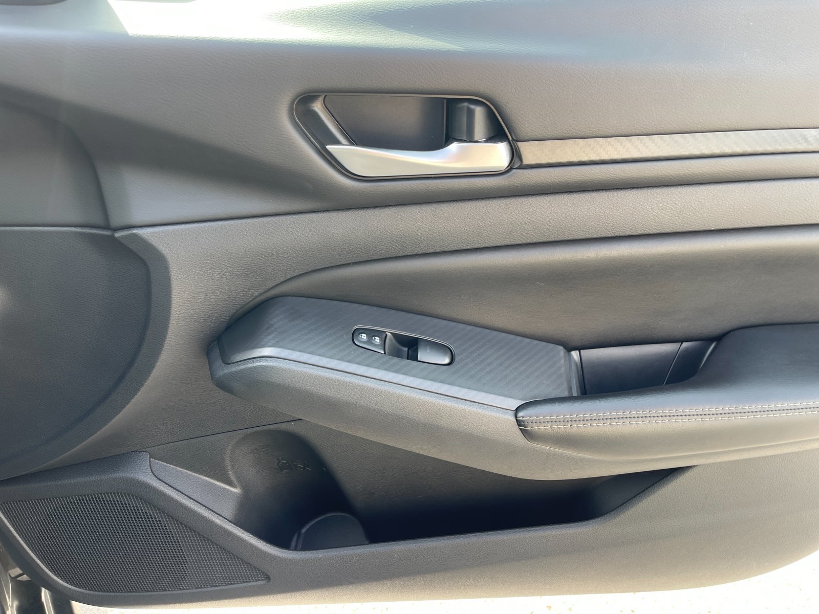 Used 2025 Gray Nissan 2.5 SV image 18