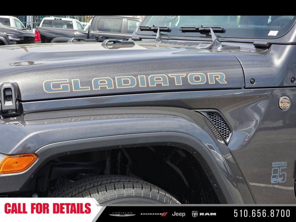 New 2026 Granite Crystal Metallic Clearcoat Jeep 85th Anniversary Edition image 10