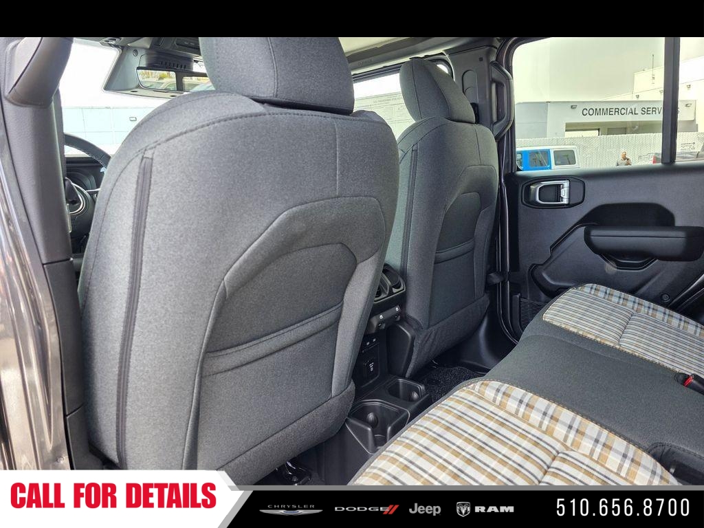 New 2026 Granite Crystal Metallic Clearcoat Jeep 85th Anniversary Edition image 13