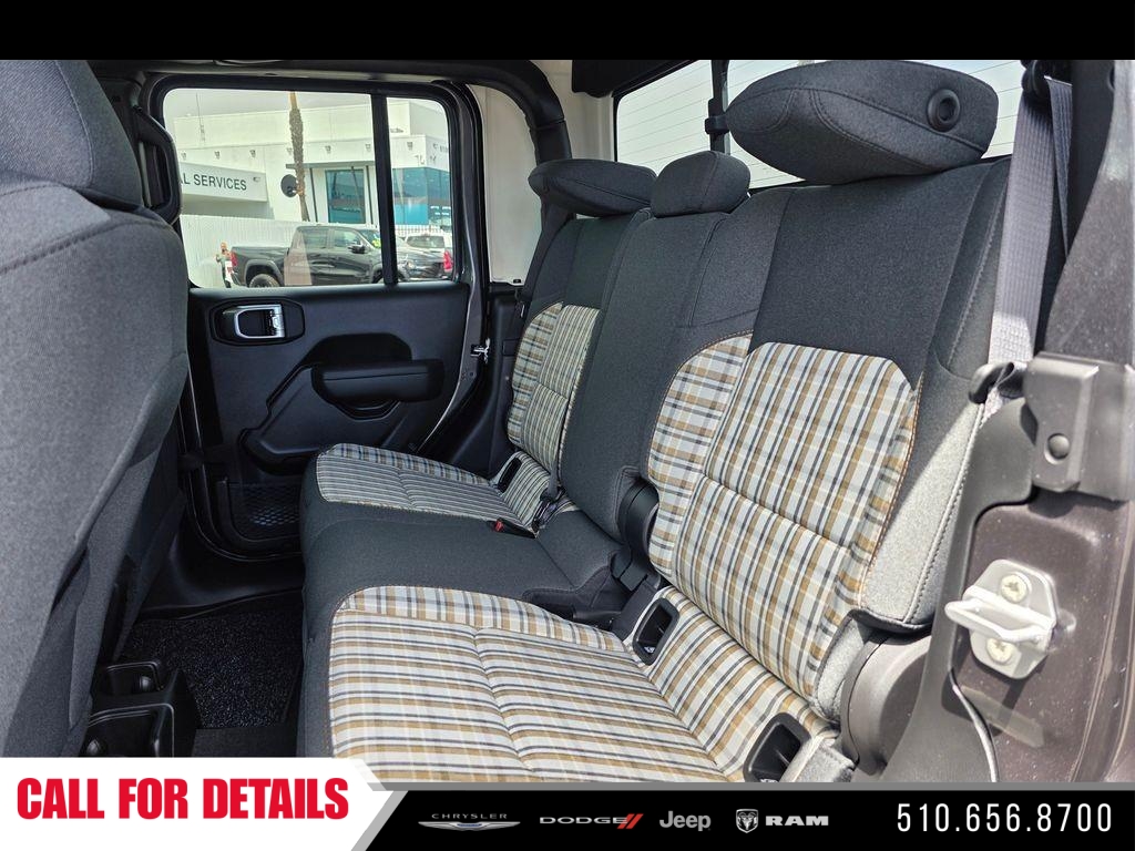 New 2026 Granite Crystal Metallic Clearcoat Jeep 85th Anniversary Edition image 14
