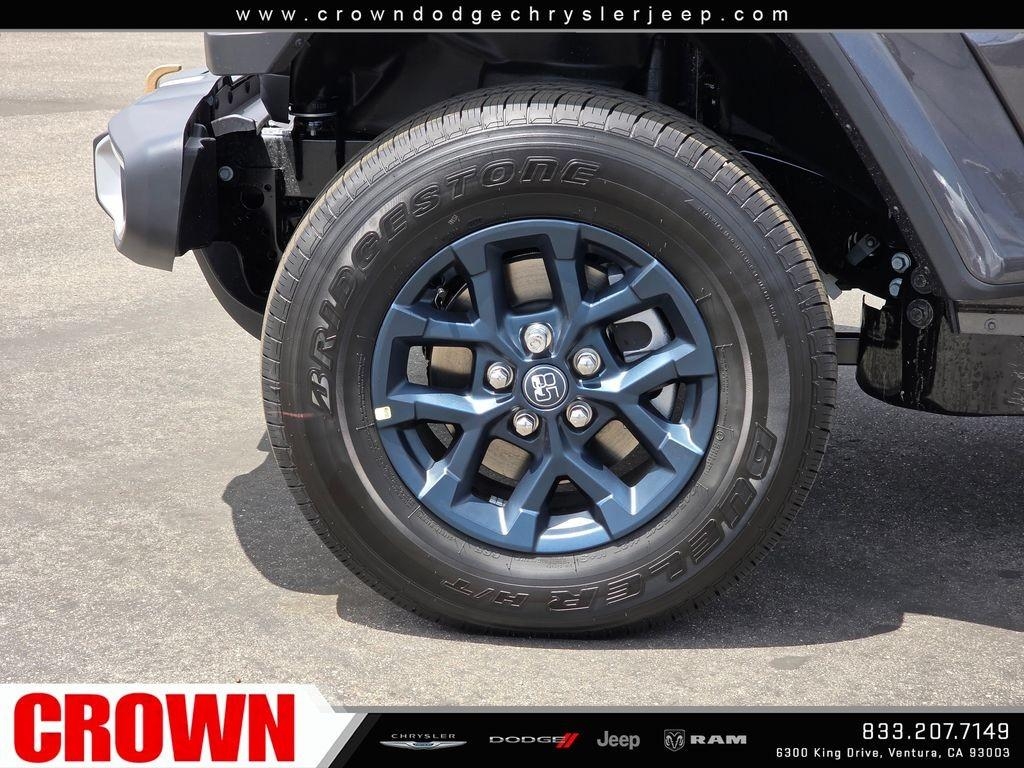 New 2026 Granite Crystal Metallic Clearcoat Jeep 85th Anniversary Edition image 30