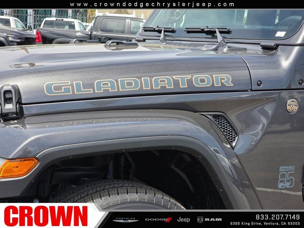 New 2026 Granite Crystal Metallic Clearcoat Jeep 85th Anniversary Edition image 31