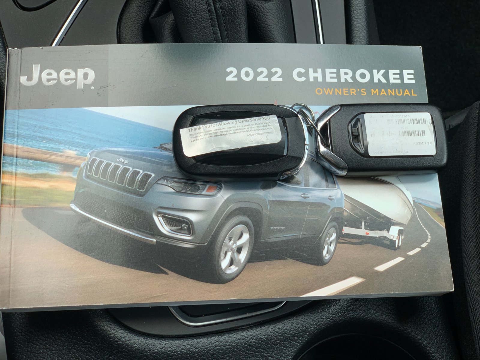 Used 2022 Gray Jeep Latitude Lux image 10