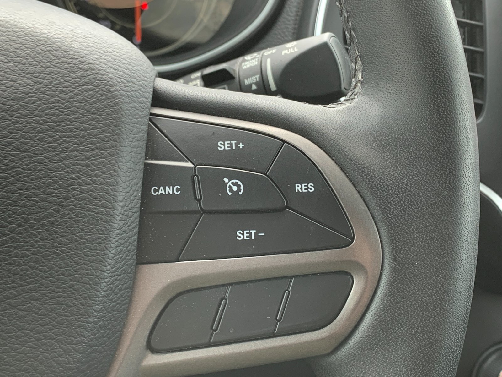 Used 2022 Gray Jeep Latitude Lux image 30