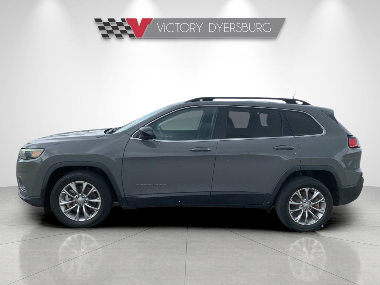 Used 2022 Gray Jeep Latitude Lux image 7