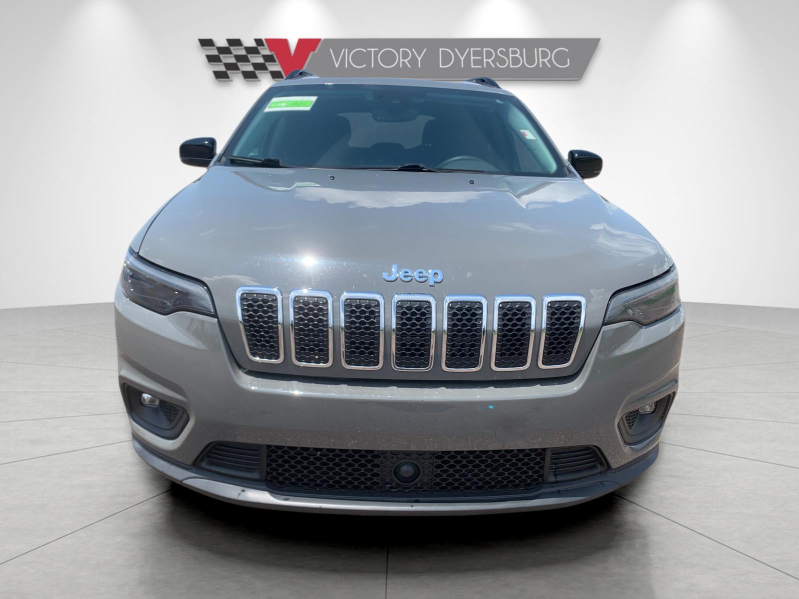 Used 2022 Gray Jeep Latitude Lux image 9