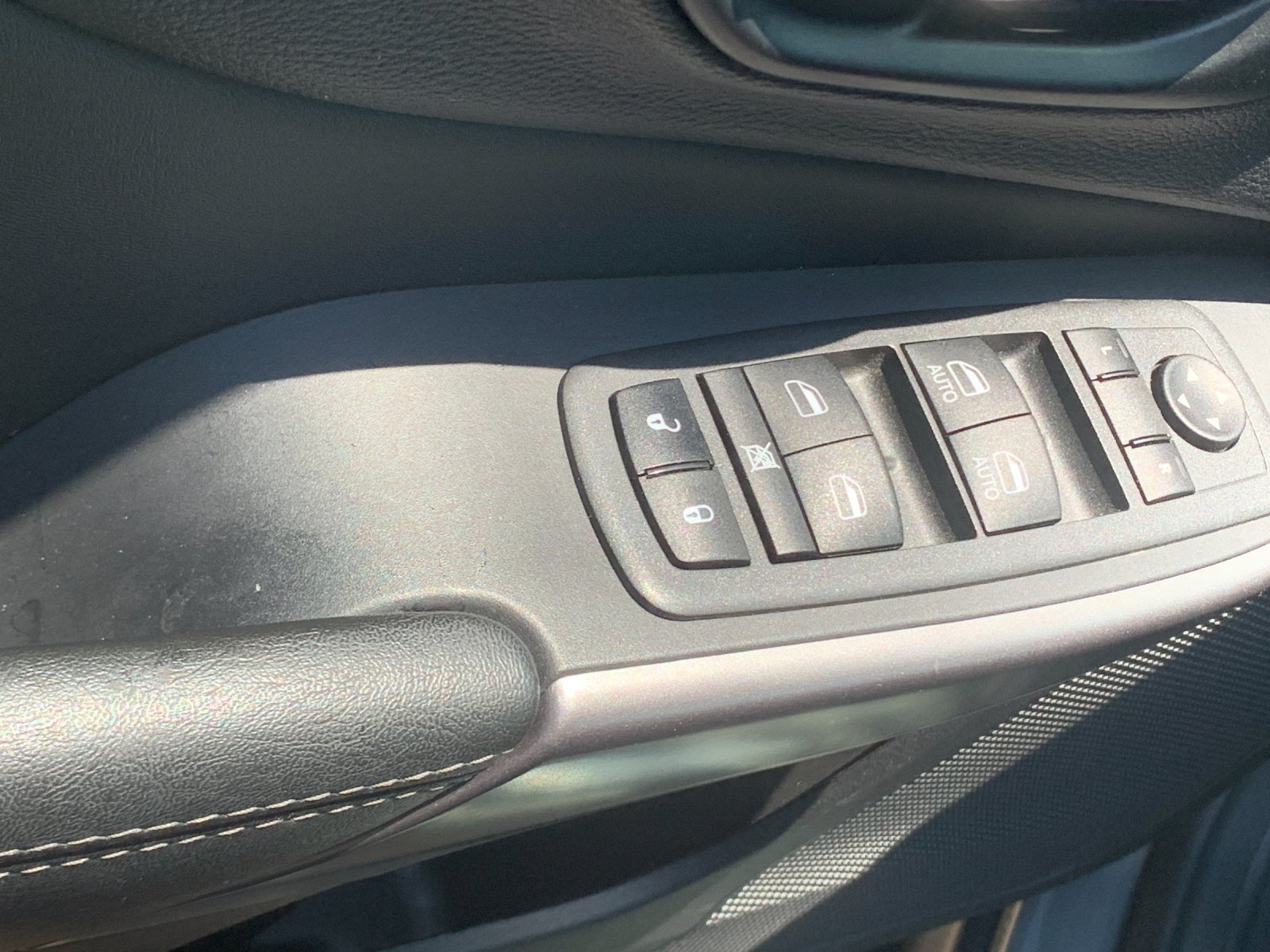 Used 2022 Gray Jeep Latitude Lux image 14