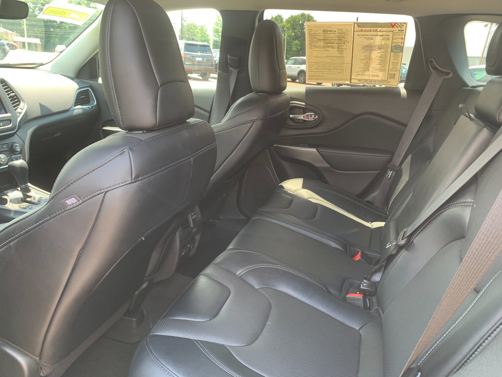 Used 2022 Gray Jeep Latitude Lux image 15