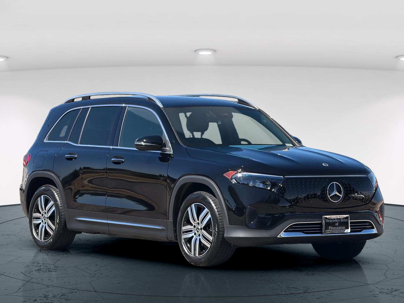 Certified Used 2024 Night Black Mercedes-Benz 300 4D Sport Utility 4MATIC® image 9