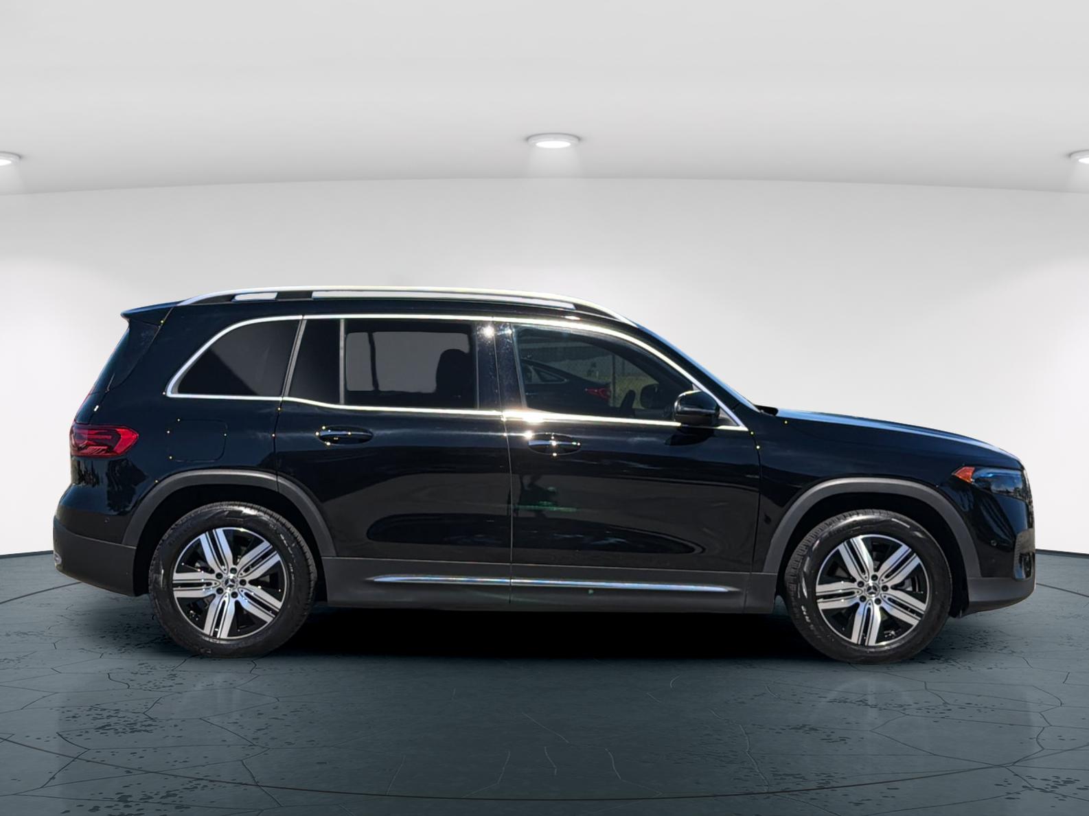Certified Used 2024 Night Black Mercedes-Benz 300 4D Sport Utility 4MATIC® image 8