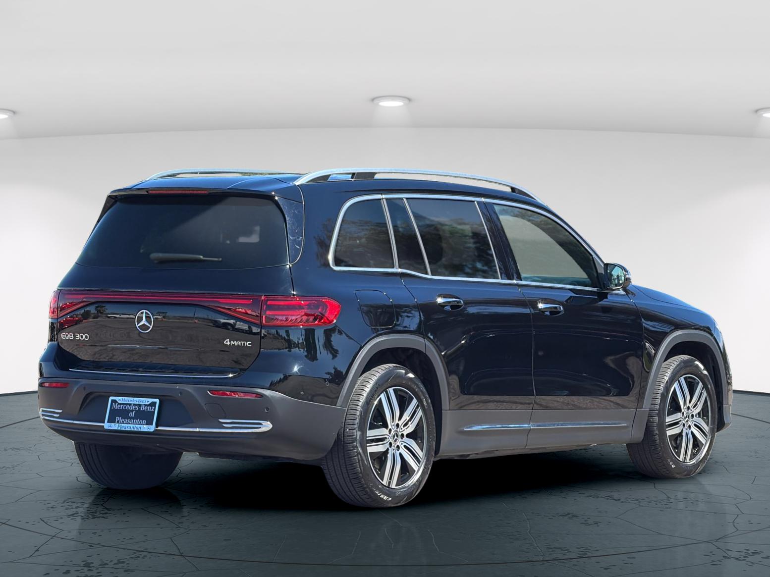Certified Used 2024 Night Black Mercedes-Benz 300 4D Sport Utility 4MATIC® image 7