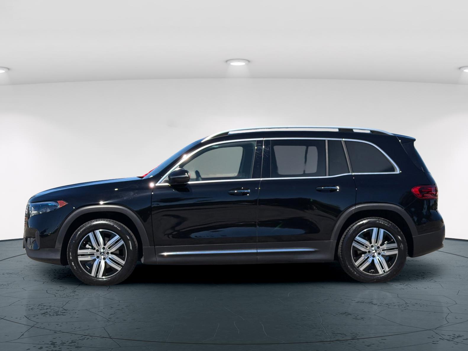 Certified Used 2024 Night Black Mercedes-Benz 300 4D Sport Utility 4MATIC® image 4