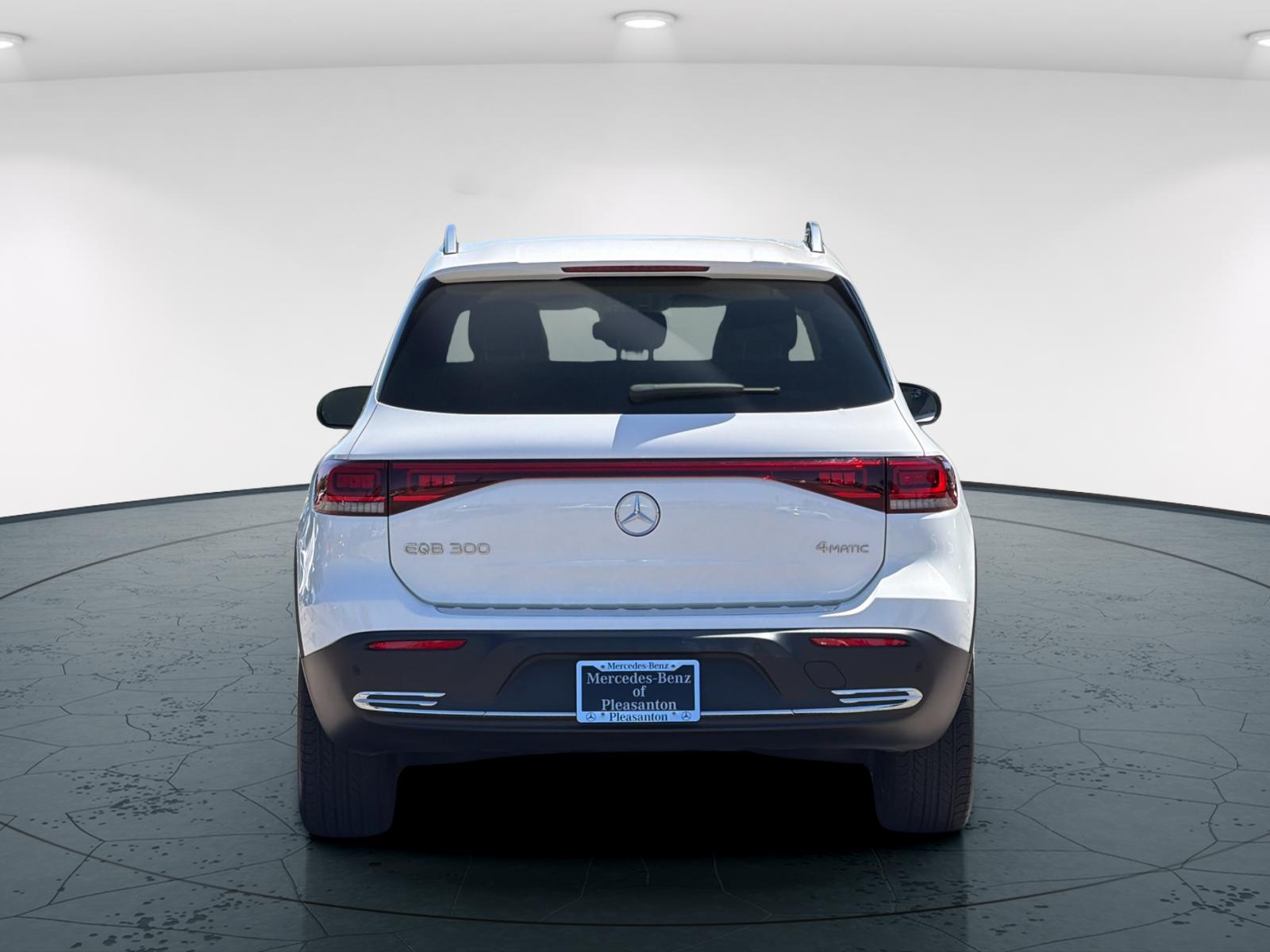 Certified Used 2023 Polar White Mercedes-Benz 300 4D Sport Utility 4MATIC® image 6