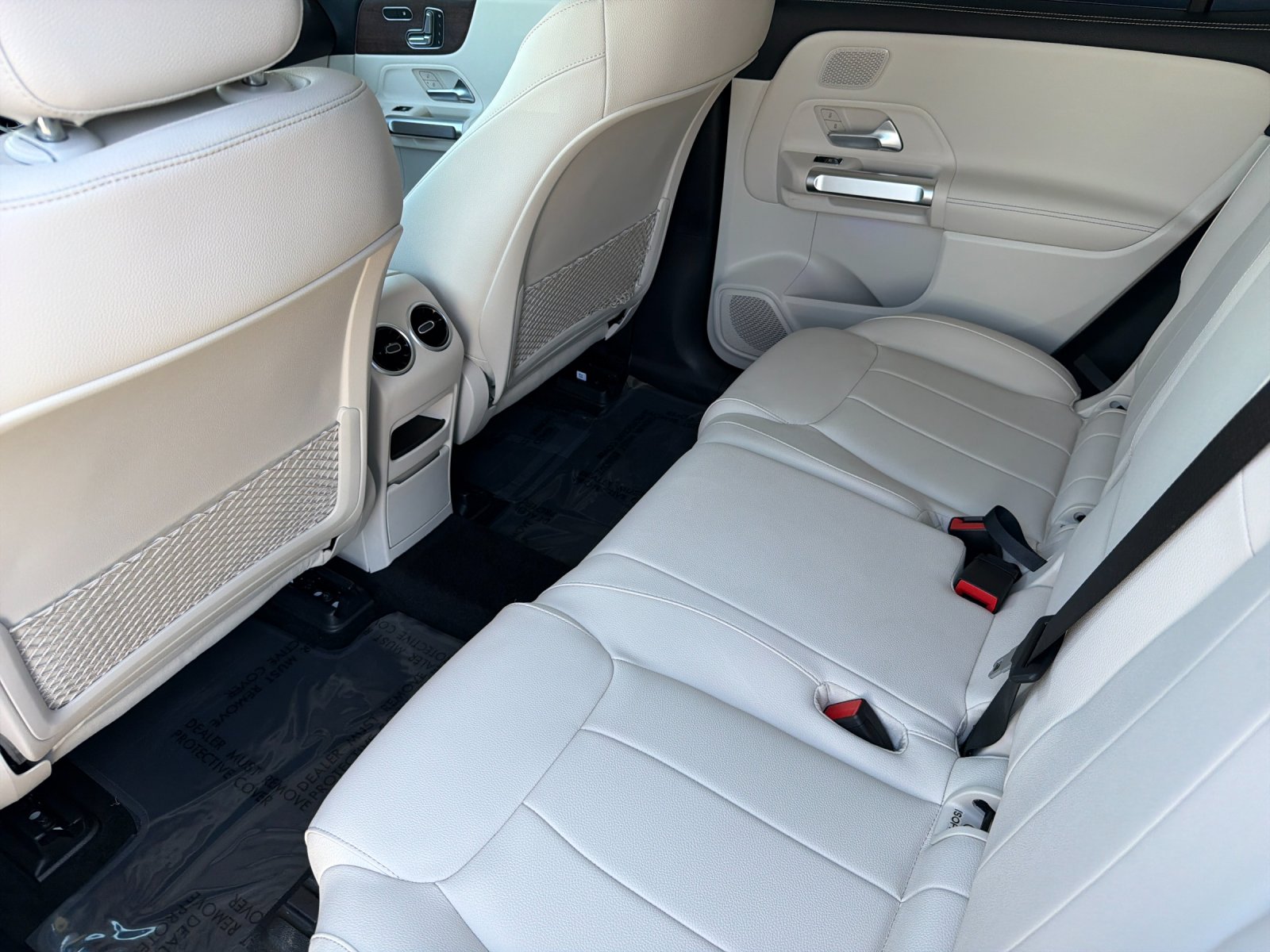 Certified Used 2023 Polar White Mercedes-Benz 300 4D Sport Utility 4MATIC® image 15