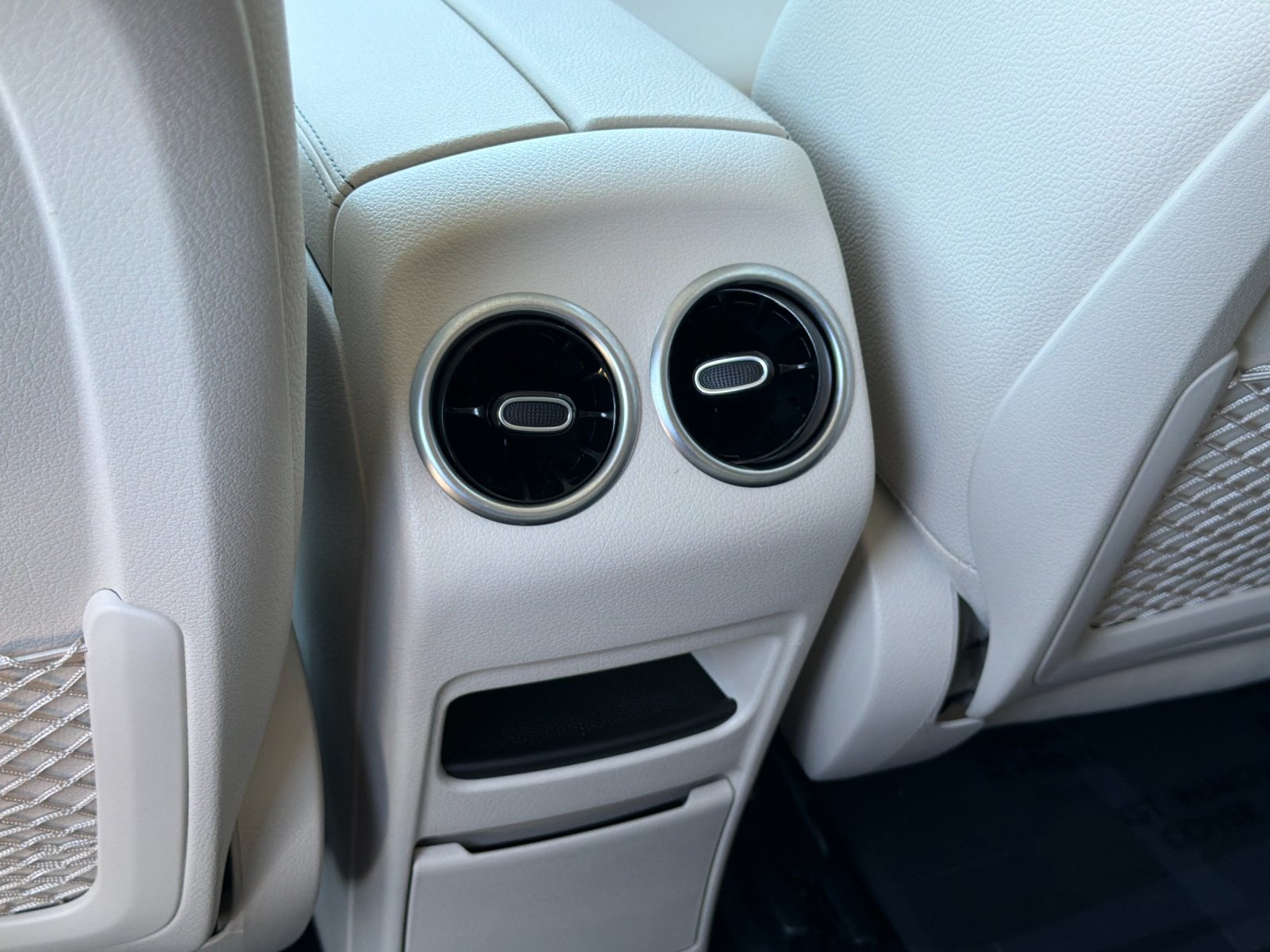 Certified Used 2023 Polar White Mercedes-Benz 300 4D Sport Utility 4MATIC® image 16
