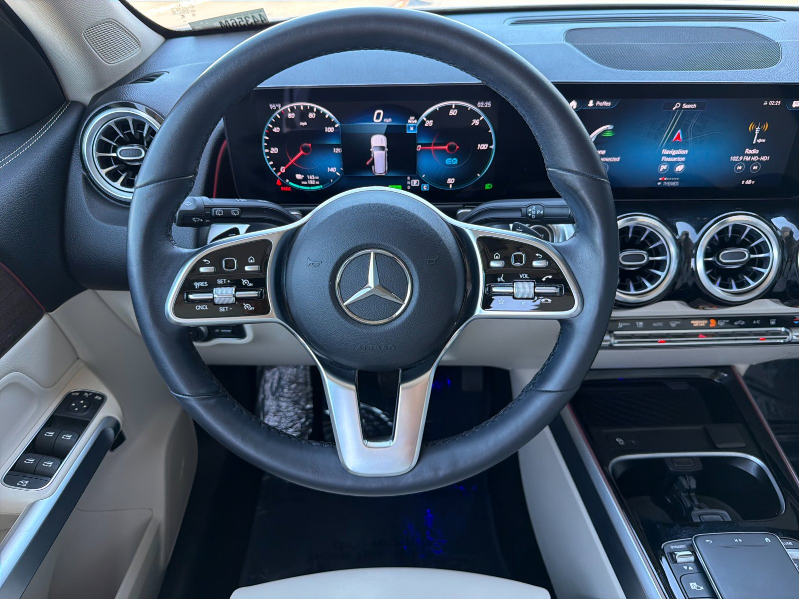 Certified Used 2023 Polar White Mercedes-Benz 300 4D Sport Utility 4MATIC® image 18