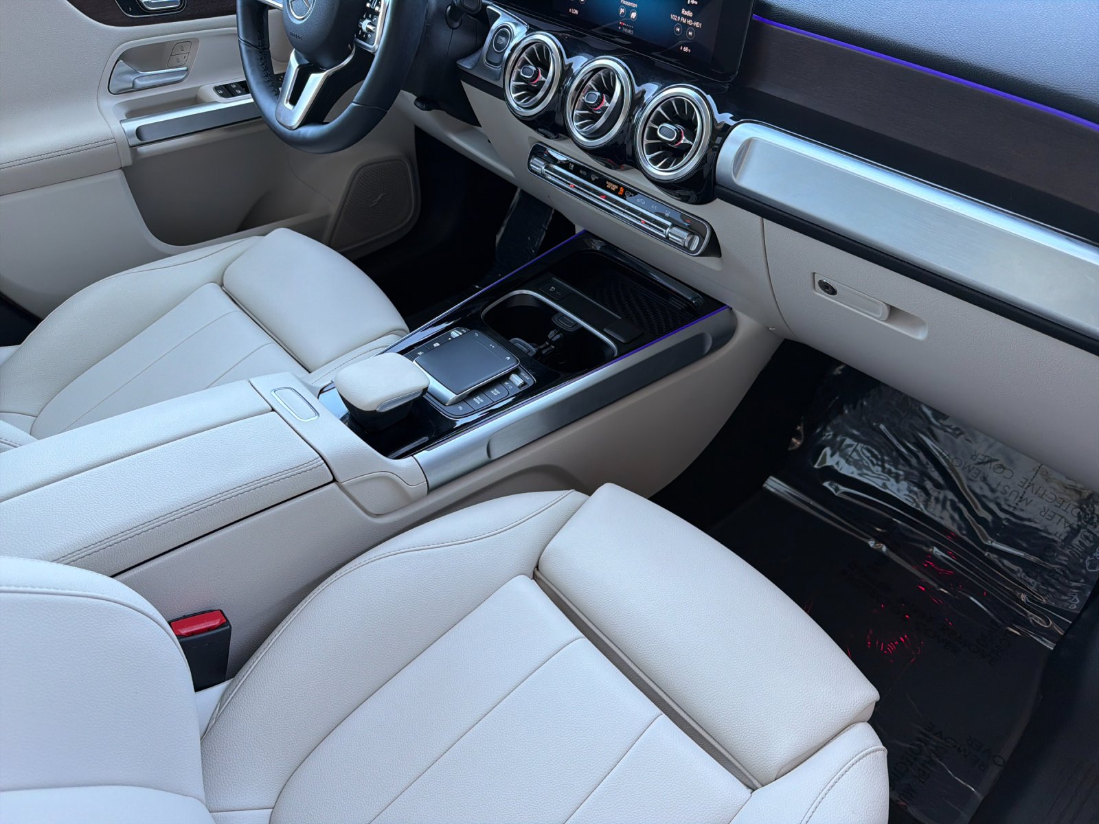 Certified Used 2023 Polar White Mercedes-Benz 300 4D Sport Utility 4MATIC® image 20