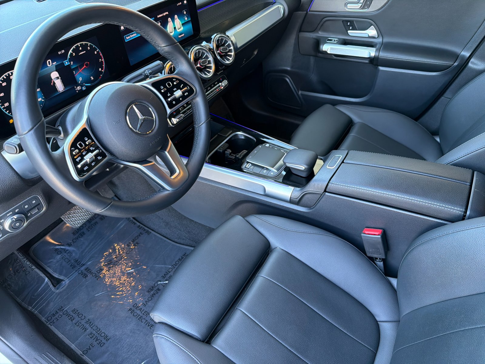 Used 2022 Polar White Mercedes-Benz GLB 250 4D Sport Utility 4MATIC® image 11
