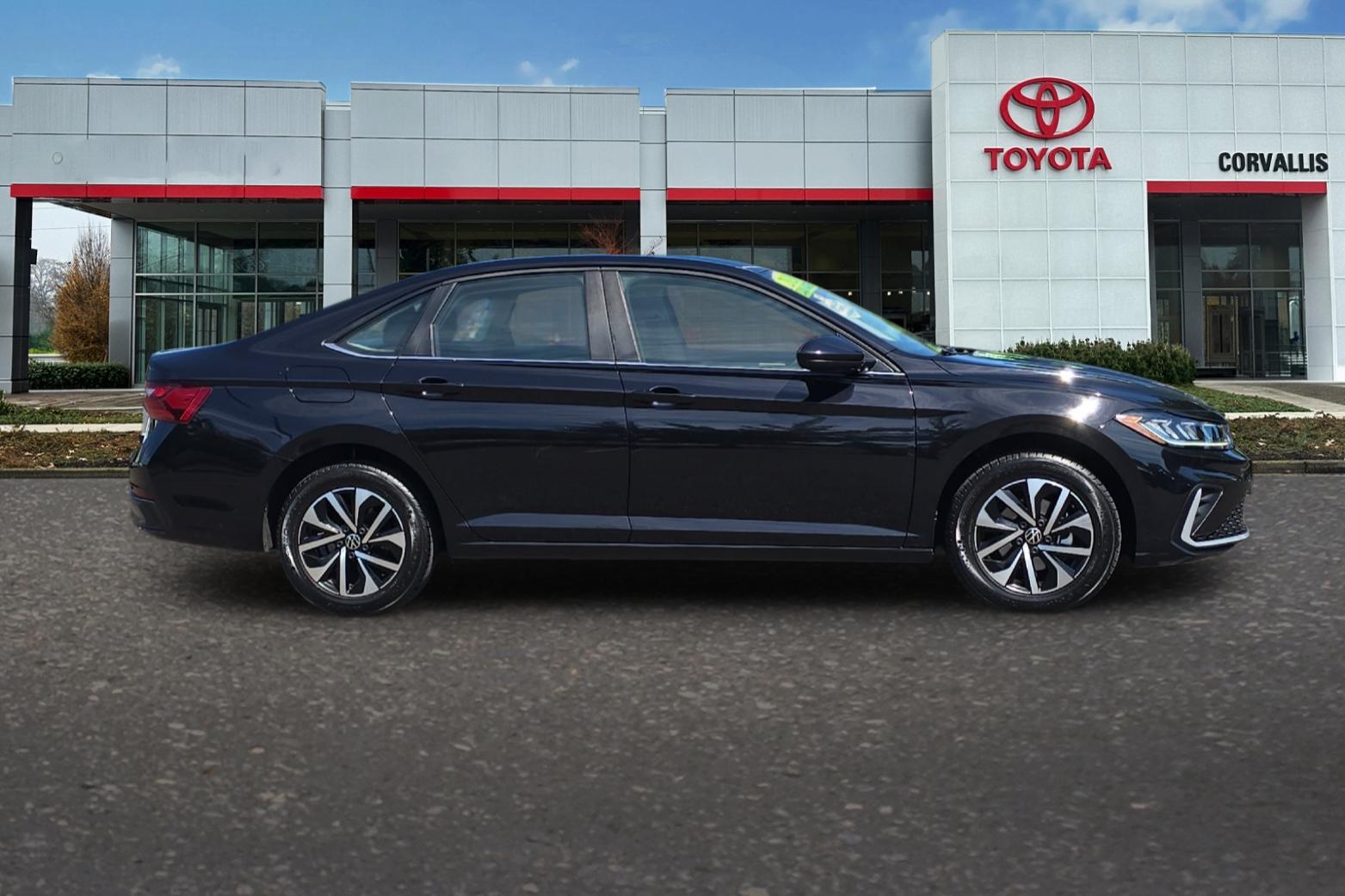 Used 2025 Black Volkswagen 1.5T S image 3