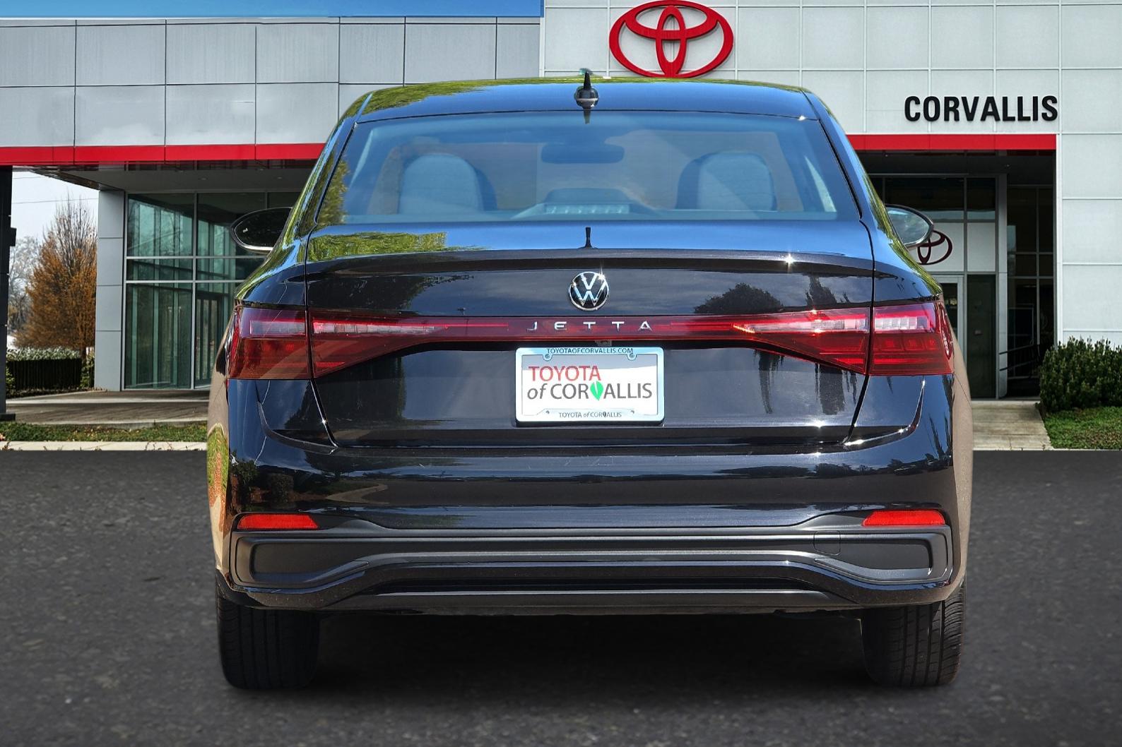 Used 2025 Black Volkswagen 1.5T S image 5