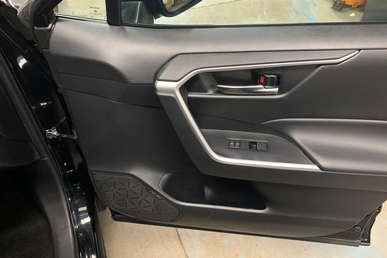 Used 2024 Black Toyota XLE image 21