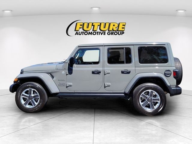 Used 2023 Gray Jeep Sahara image 6