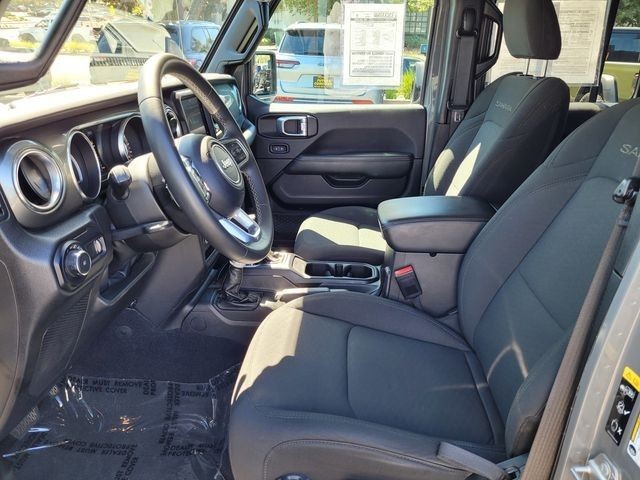 Used 2023 Gray Jeep Sahara image 16