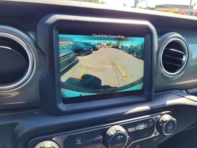 Used 2023 Gray Jeep Sahara image 17
