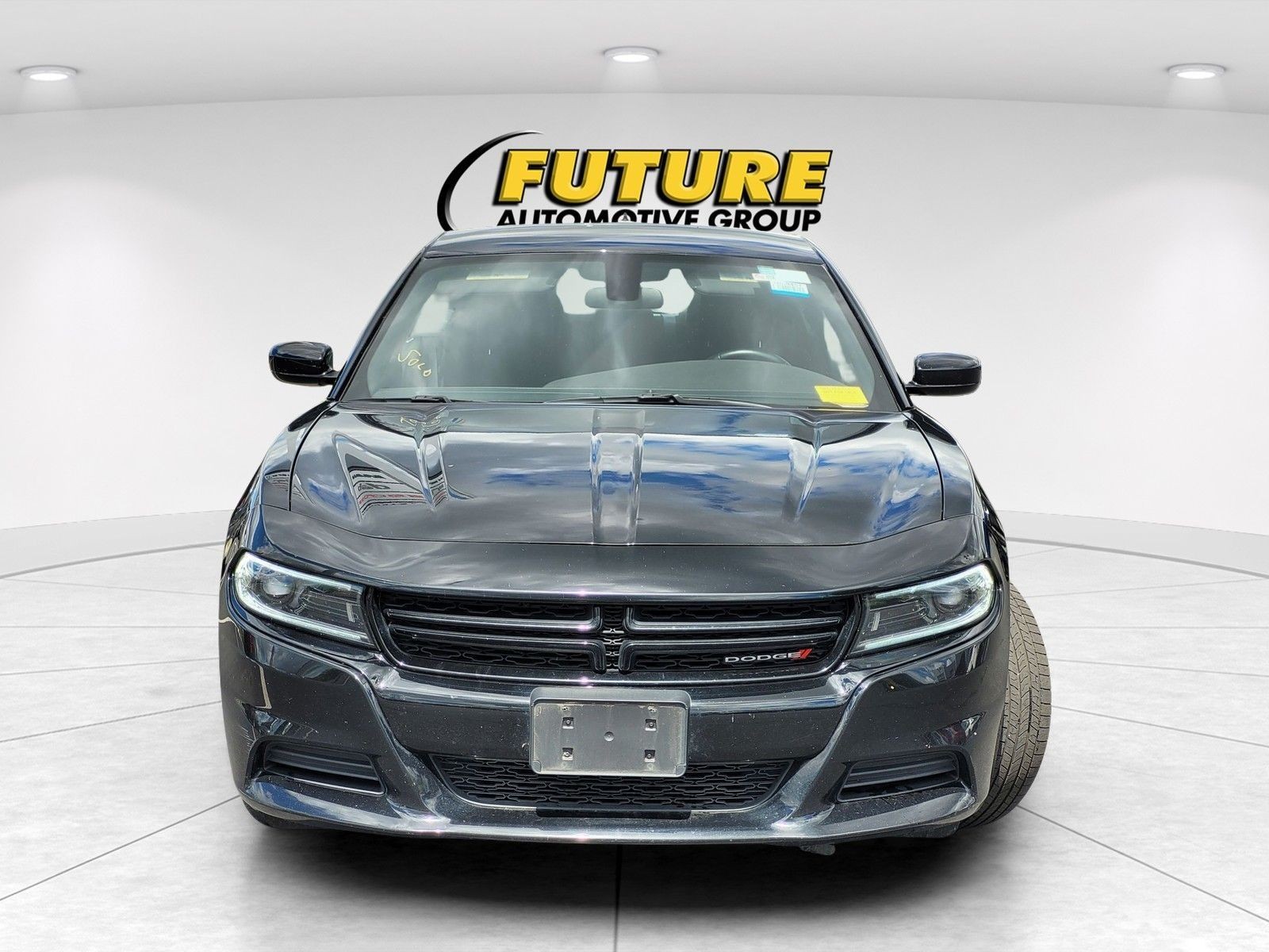 Used 2023 Black Dodge SXT image 5
