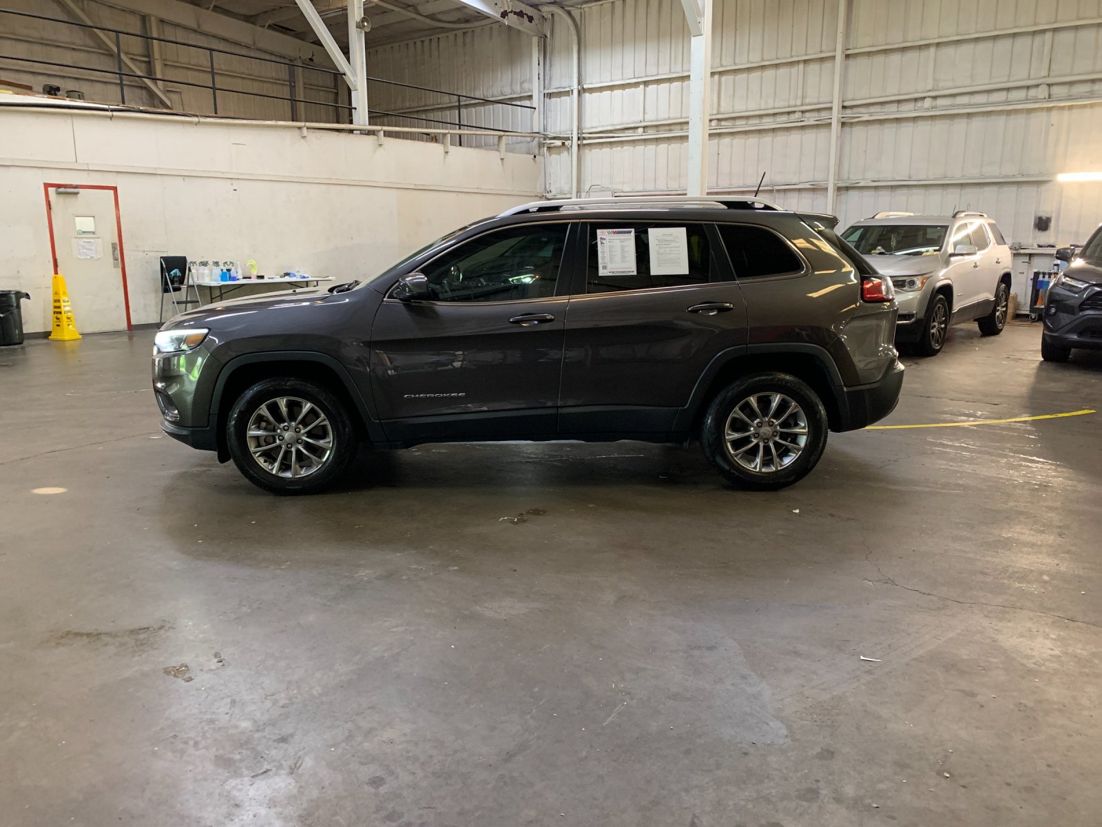 Used 2019 Jeep Cherokee Latitude Plus with VIN 1C4PJMLB5KD350428 for sale in Charleston, WV