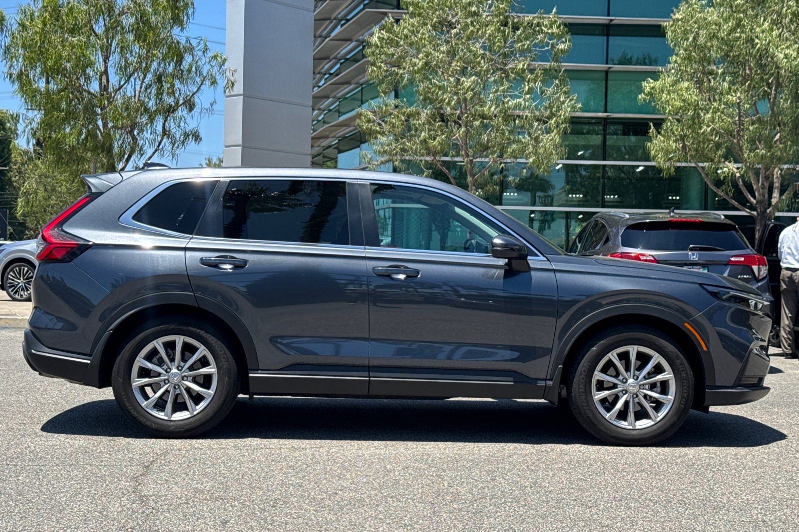 Used 2025  Honda EX image 4