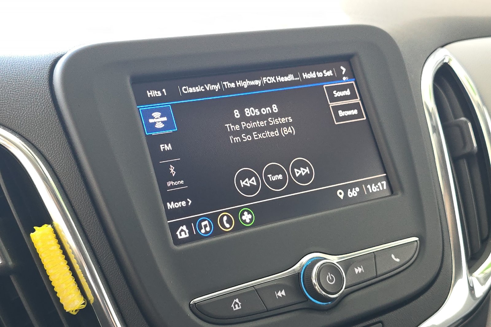 Used 2022 White Chevrolet LS image 22
