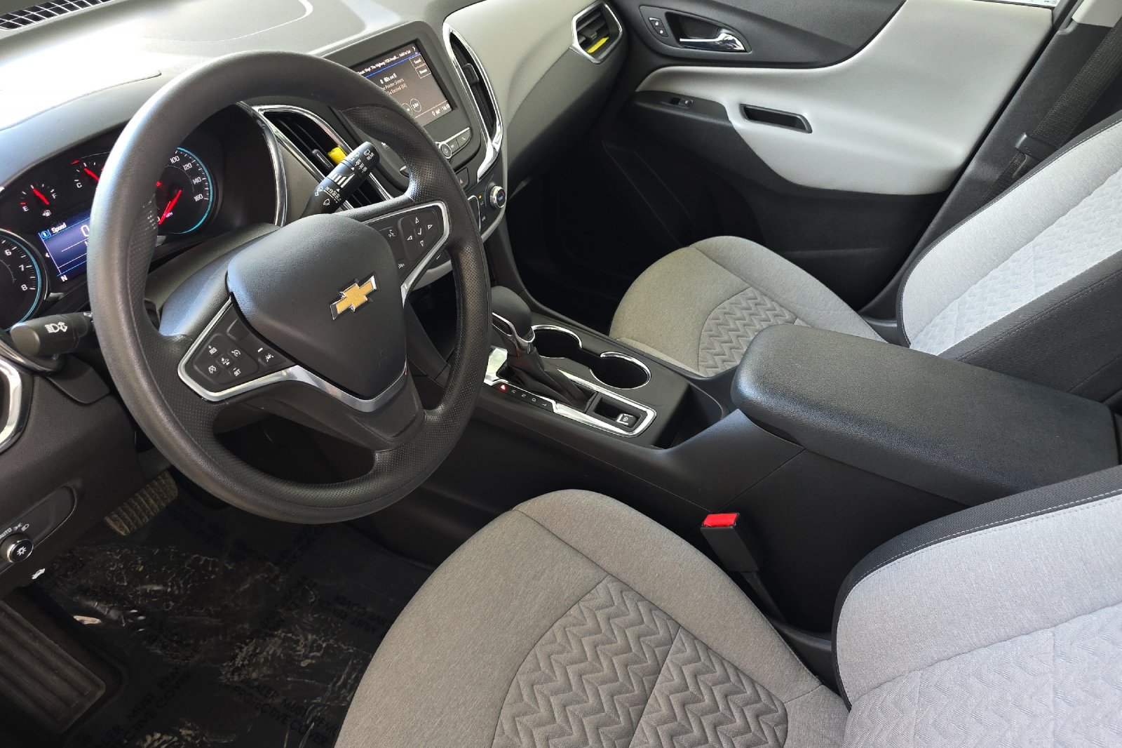 Used 2022 White Chevrolet LS image 6