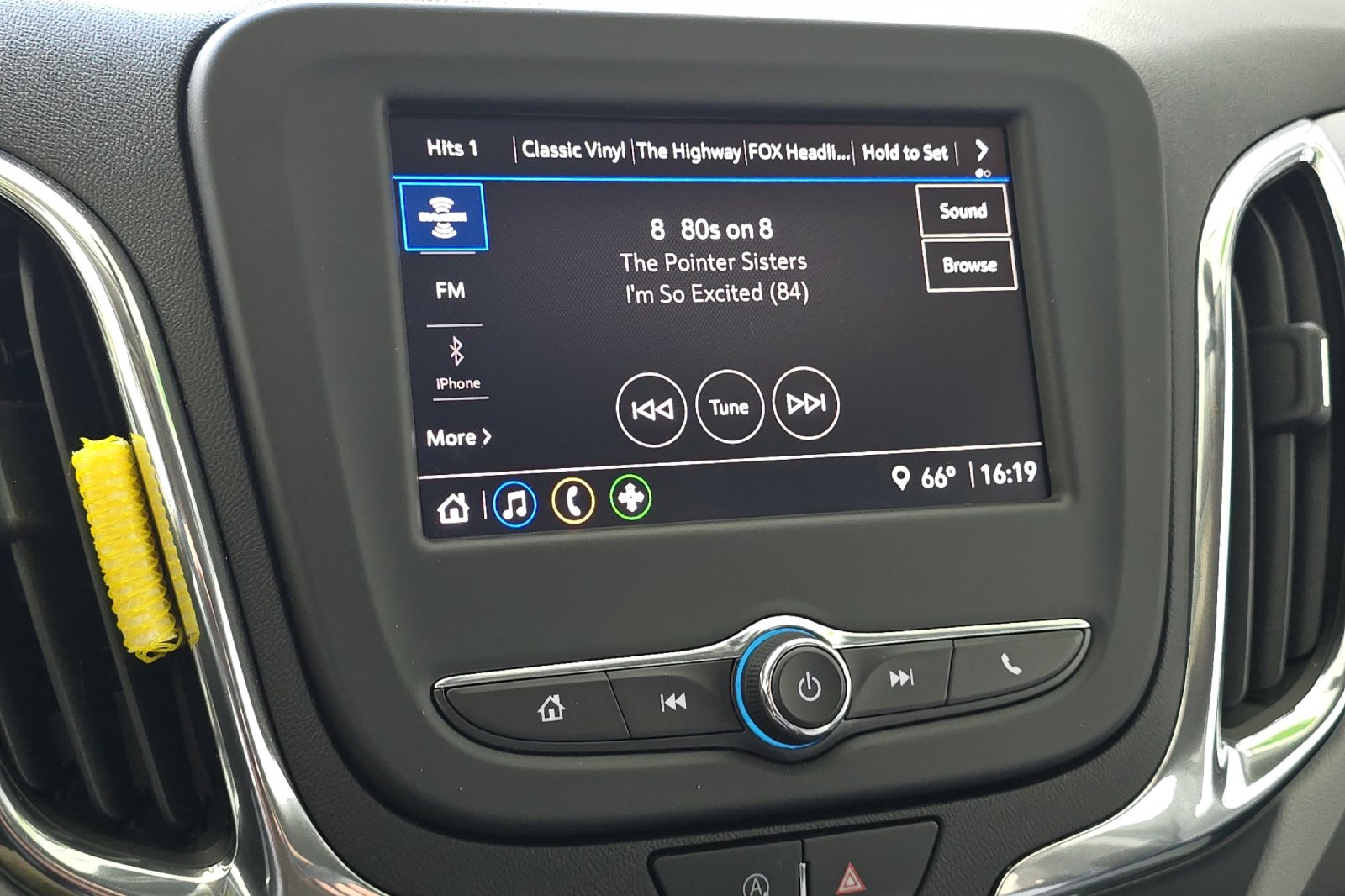 Used 2022 White Chevrolet LS image 13