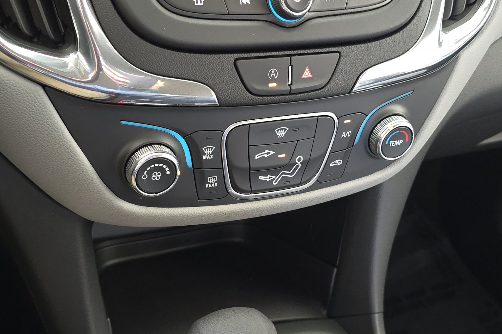 Used 2022 White Chevrolet LS image 15