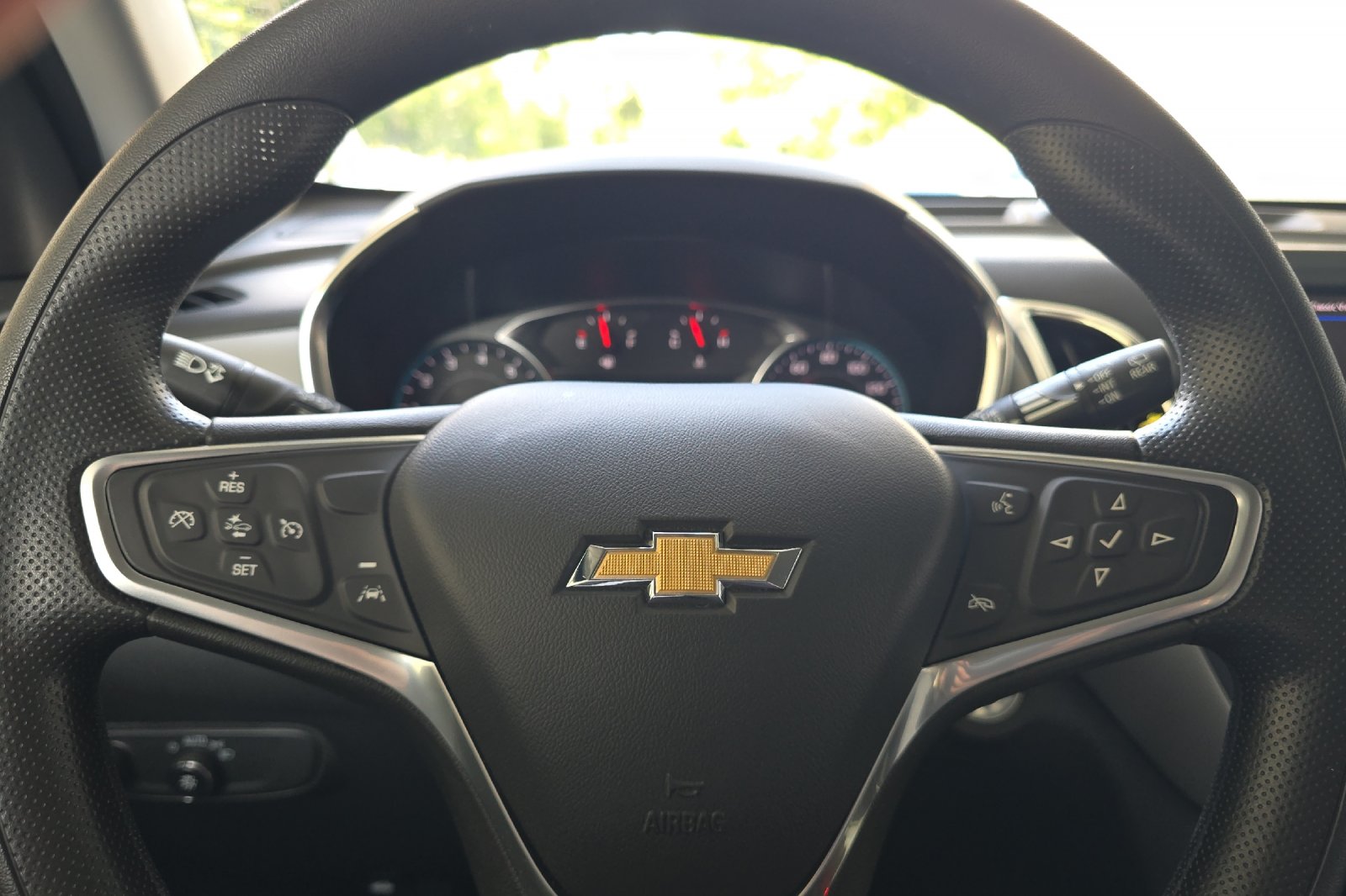 Used 2022 White Chevrolet LS image 18