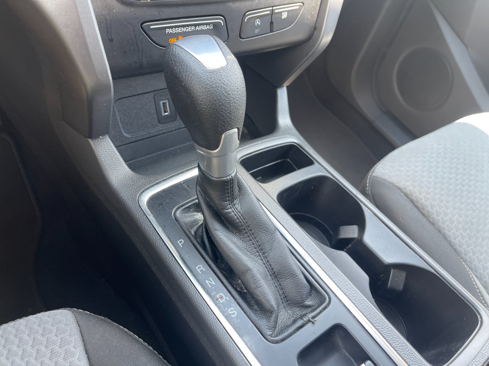 Used 2017 Gray Ford SE image 23