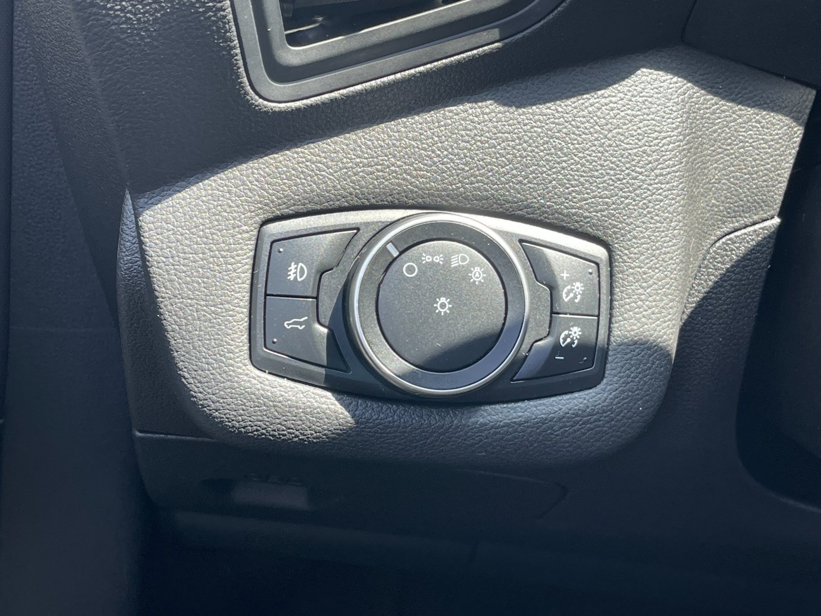 Used 2017 Gray Ford SE image 29