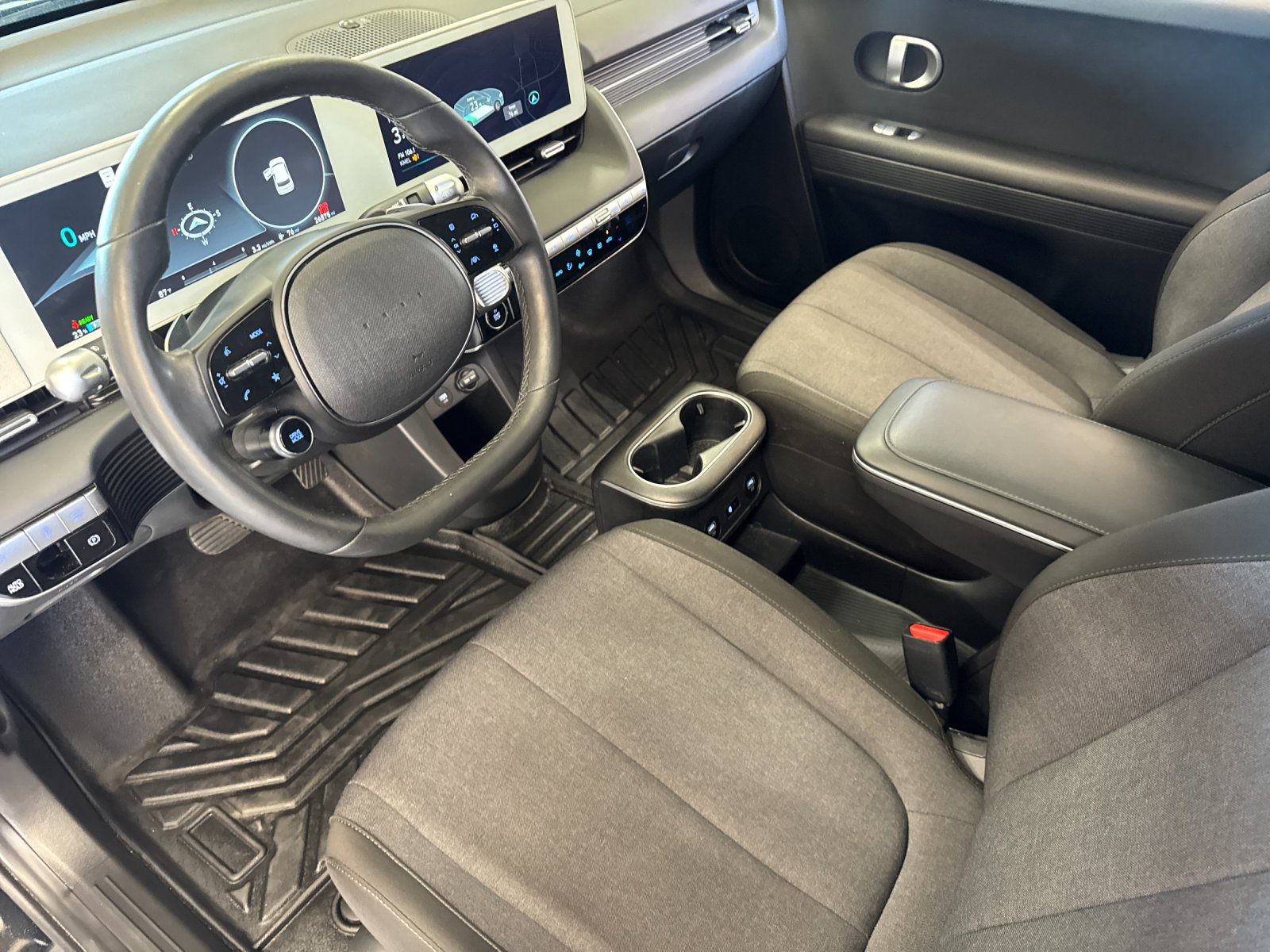 Used 2024 Black Hyundai SEL image 9